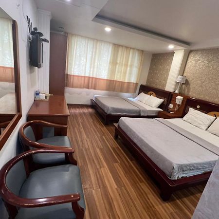 Nouveau Happy Inn - Bến Thành Thành Pho Ho Chí Minh Esterno foto